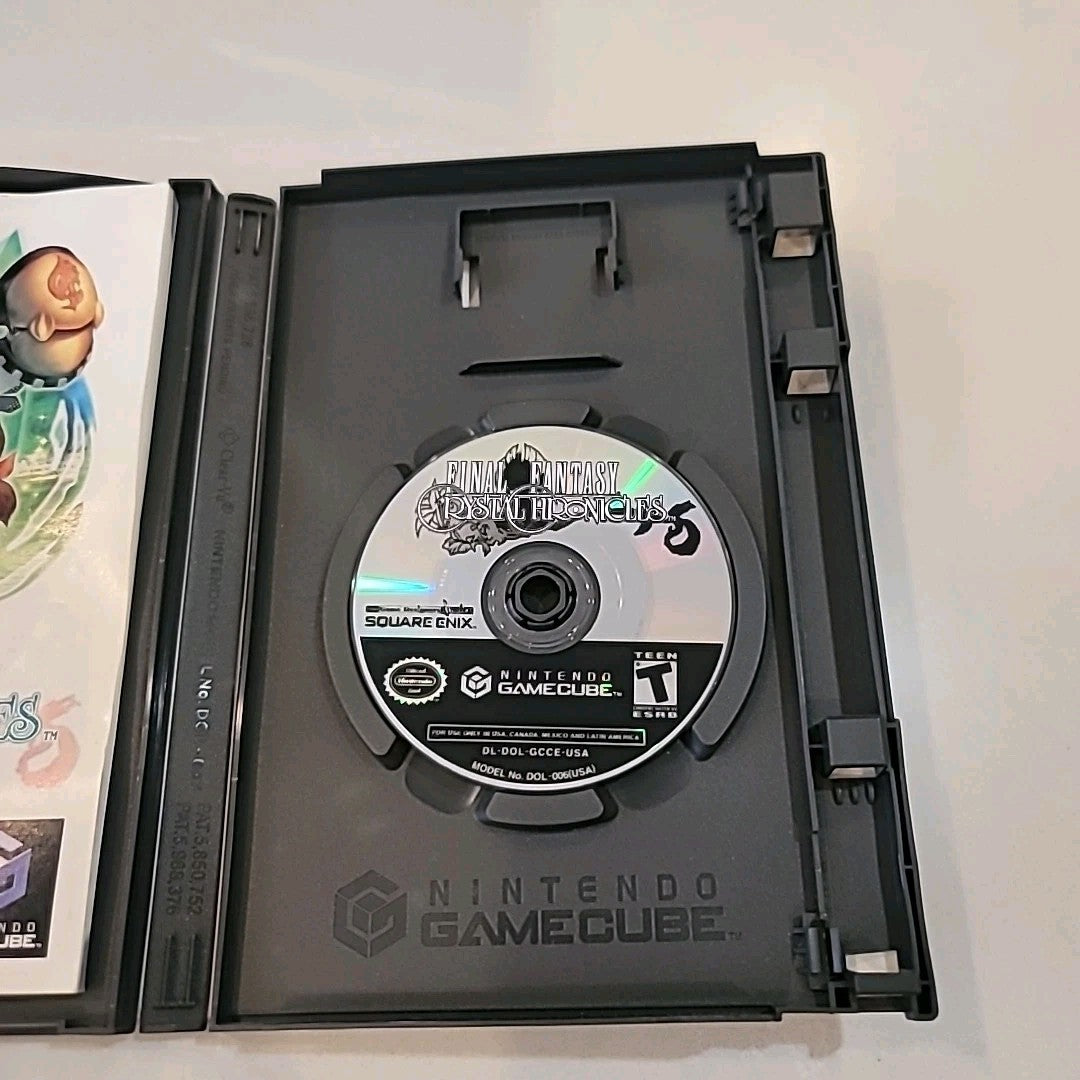 Final Fantasy: Crystal Chronicles (Nintendo GameCube, 2004)  With Manual