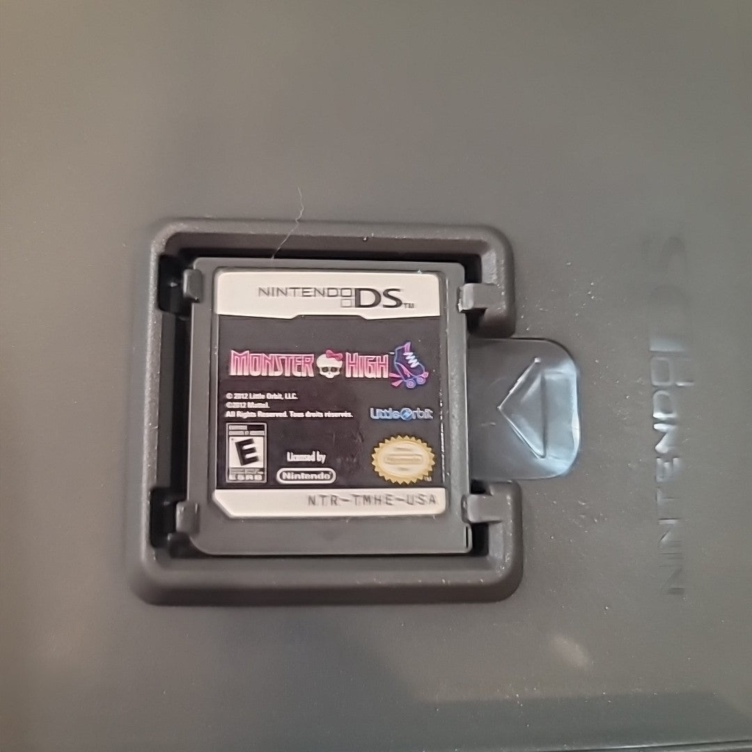 Monster High: Skultimate Roller Maze (Nintendo DS, 2012) Complete