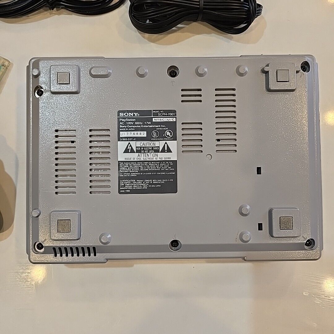 Sony PlayStation 1 PS1 Console PARTS/REPAIR SCPH-7001 POWERS ON