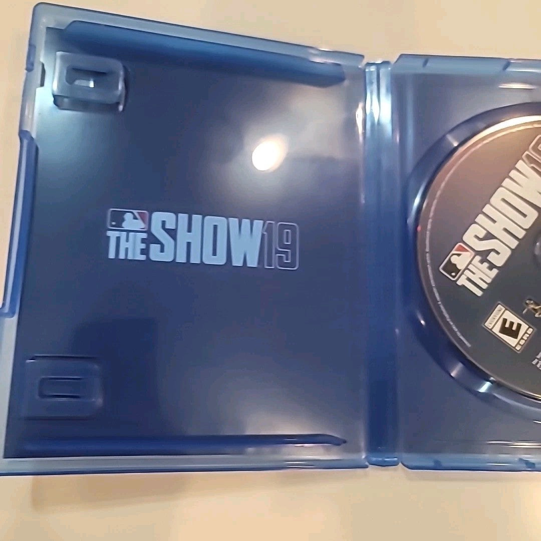 MLB The Show 19 Sony Playstation 4 PS4 Video Game 2018 Disc and Case