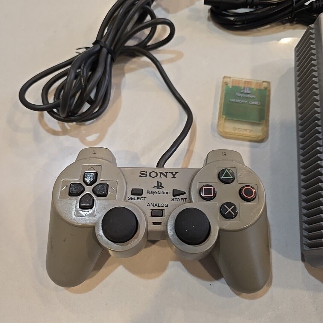 Sony PlayStation 1 PS1 Console PARTS/REPAIR SCPH-7001 POWERS ON