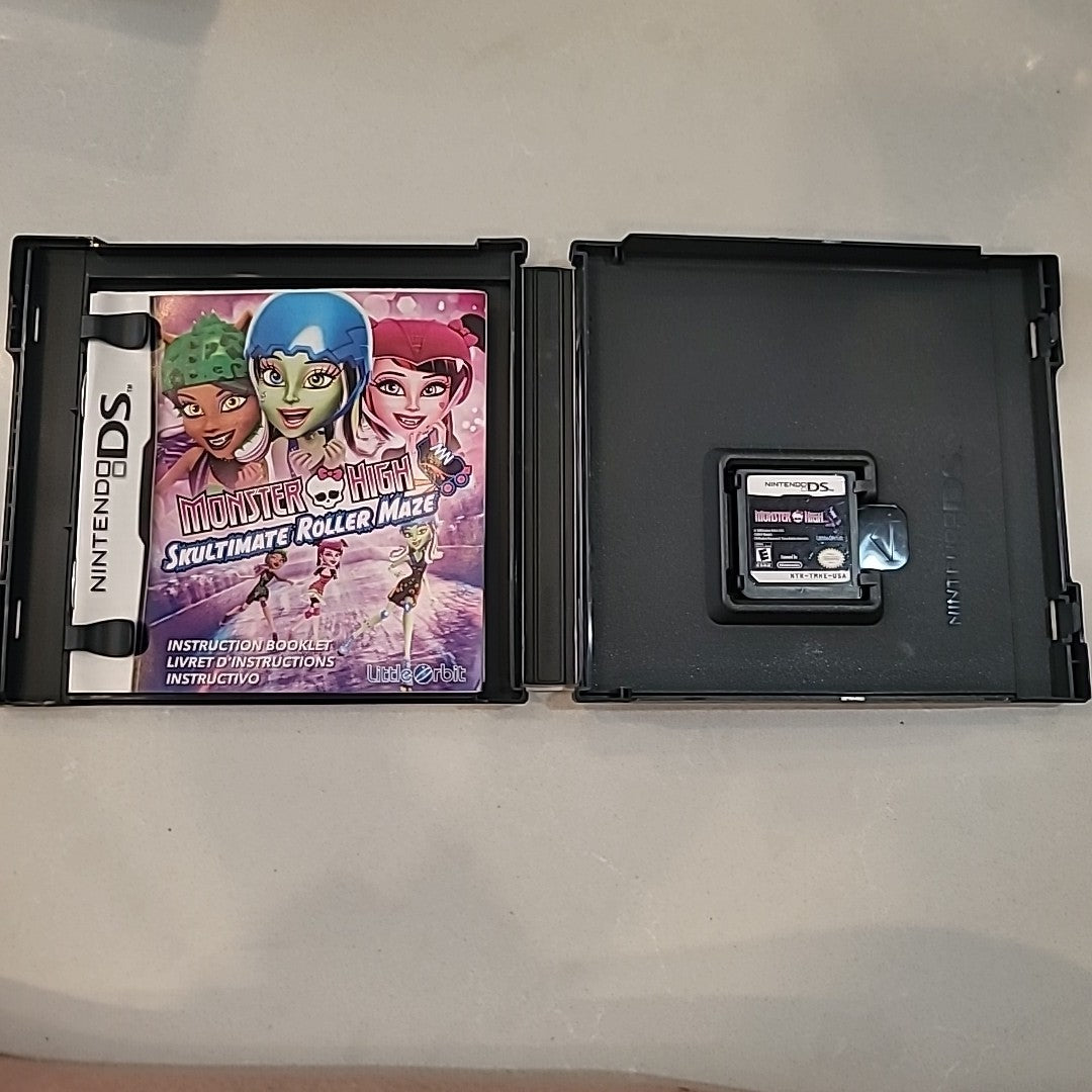 Monster High: Skultimate Roller Maze (Nintendo DS, 2012) Complete