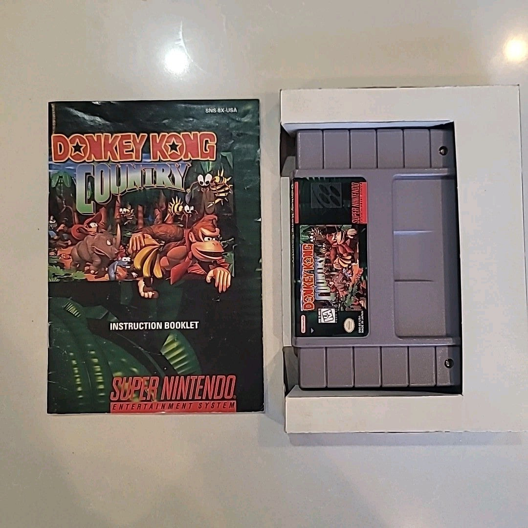 Donkey Kong Country SNES Super Nintendo CIB Complete