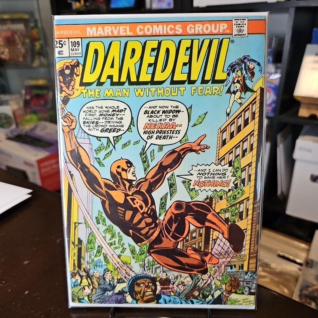 Daredevil, Marvel Comics, Vol 1, #109.  MVS Intact.   (F+)