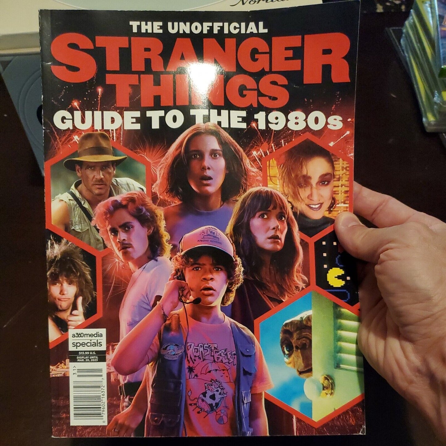 THE UNOFFICIAL STRANGER THINGS Guide to the 1980s MAGAZINE 