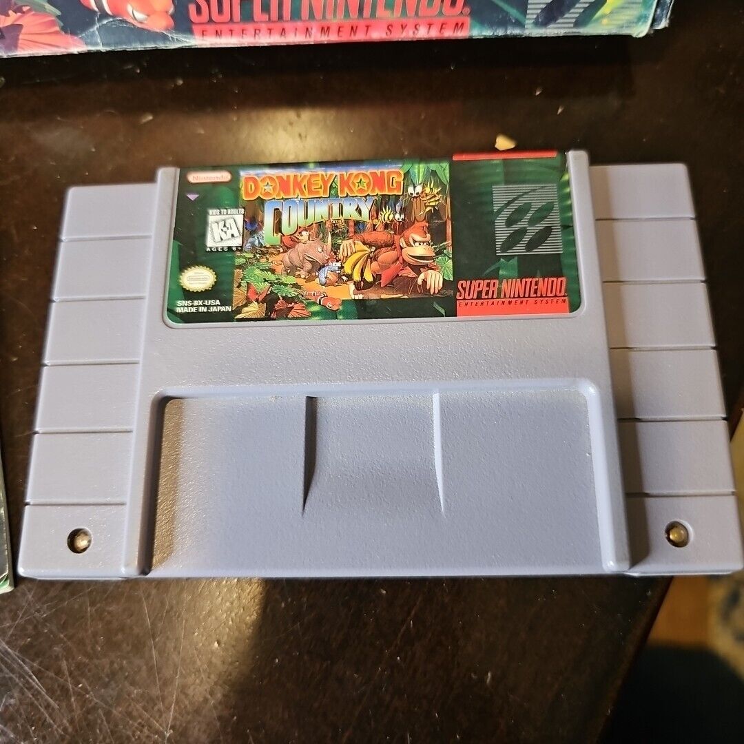 Donkey Kong Country (Super Nintendo SNES, 1994) * Game, Manual, and Box *