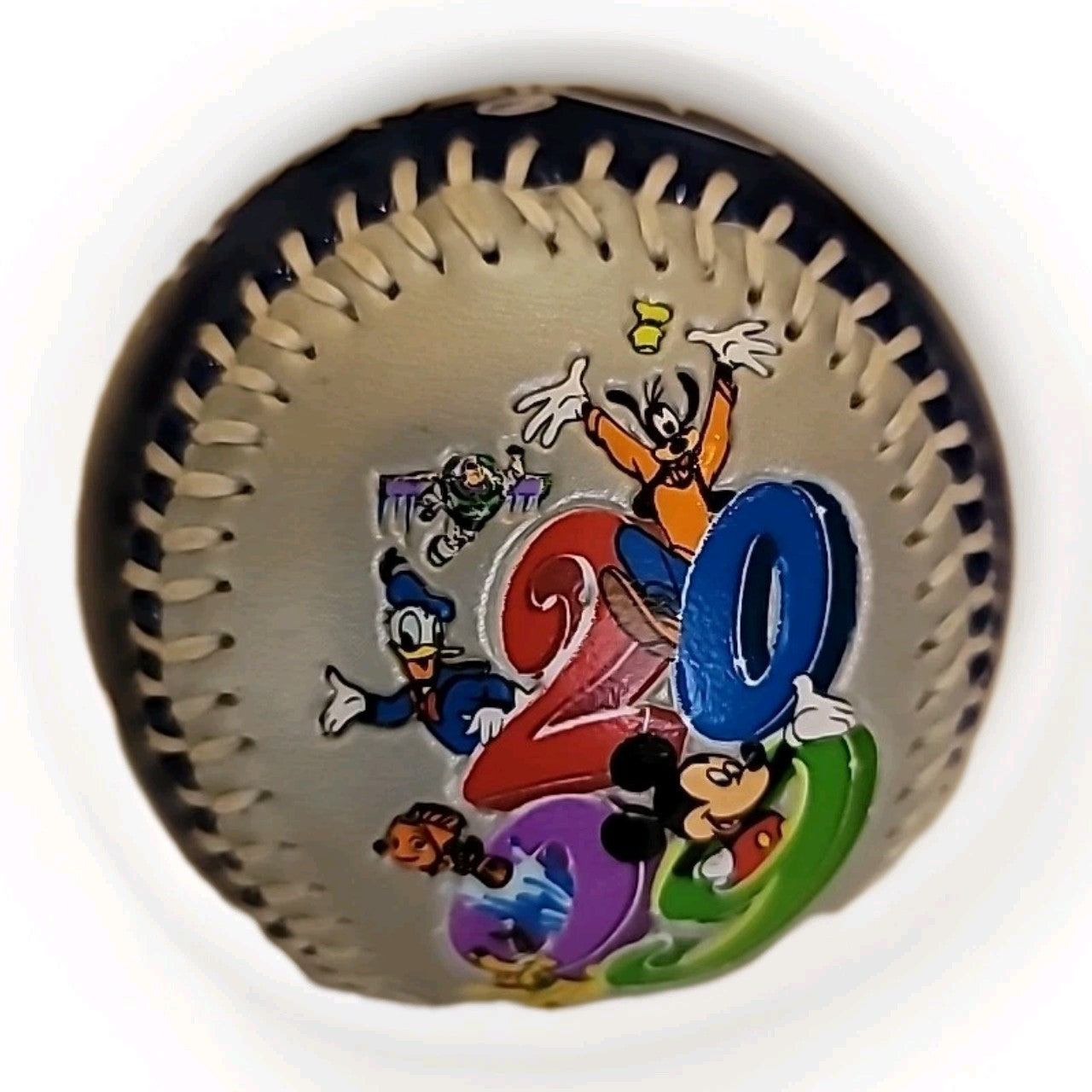 DISNEY WORLD DISNEYLAND 2009 ANNUAL EXCLUSIVE SOUVENIR BASEBALL COLLECTABALL...