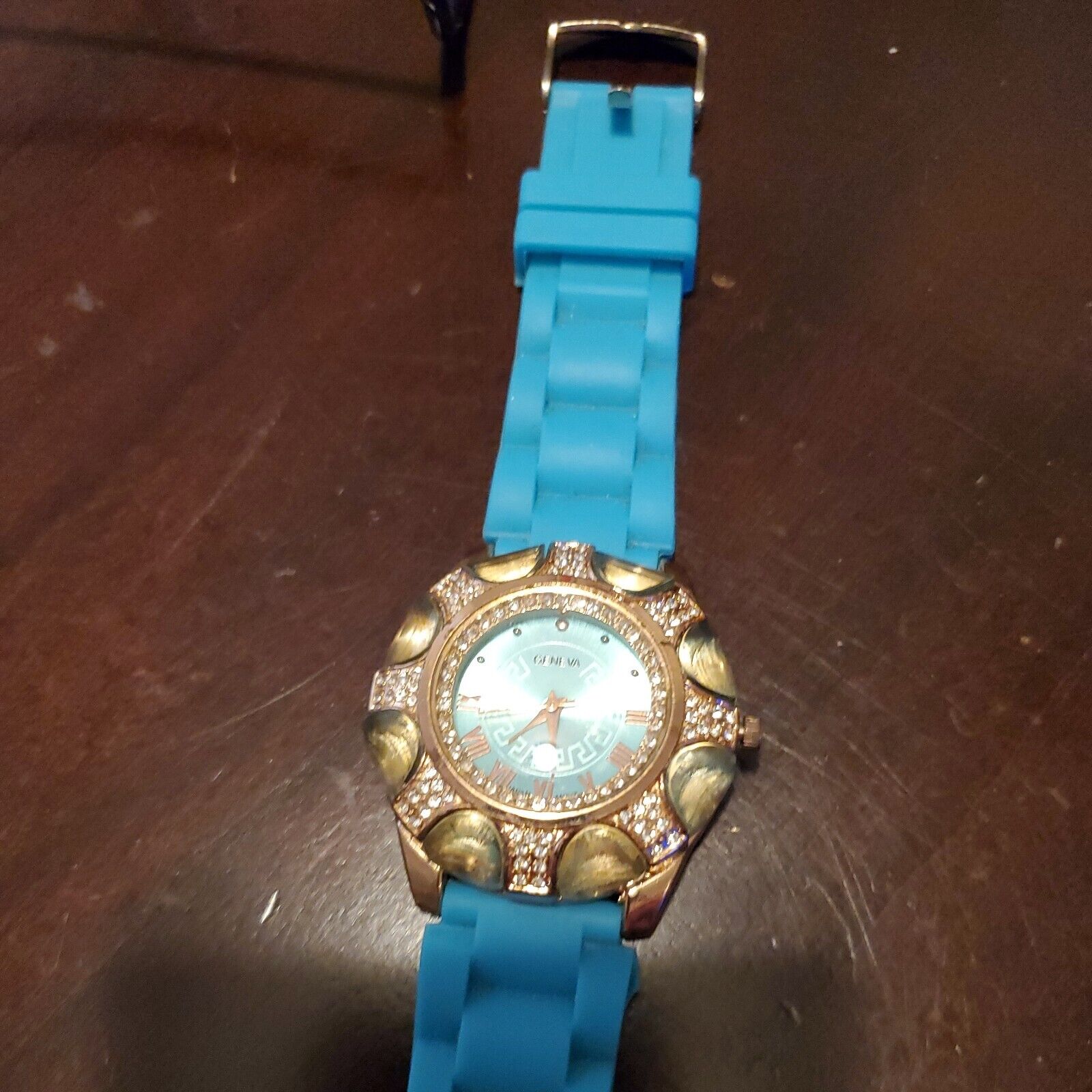 Geneva Turquoise faced wristwatch with silicone band H1