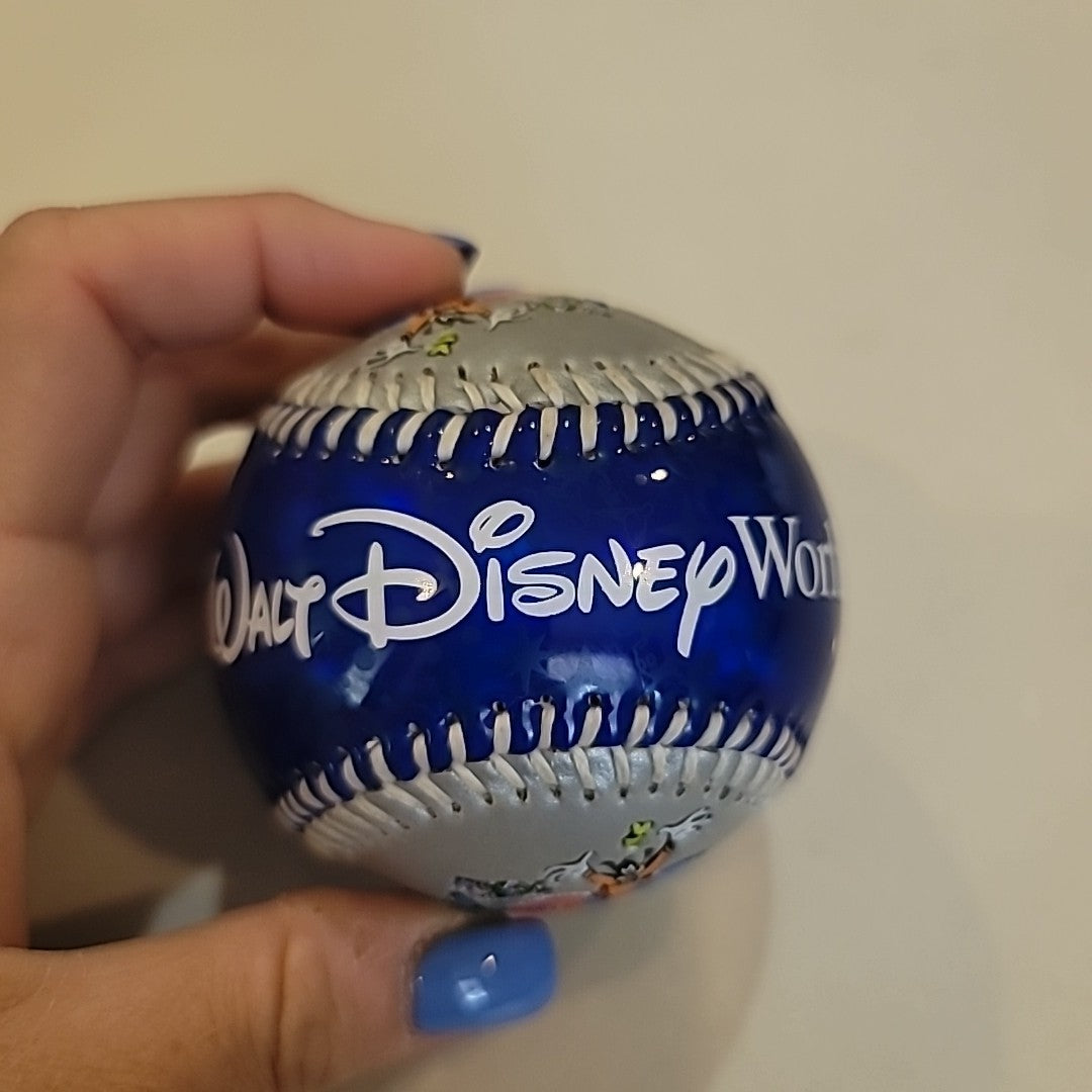DISNEY WORLD DISNEYLAND 2009 ANNUAL EXCLUSIVE SOUVENIR BASEBALL COLLECTABALL...