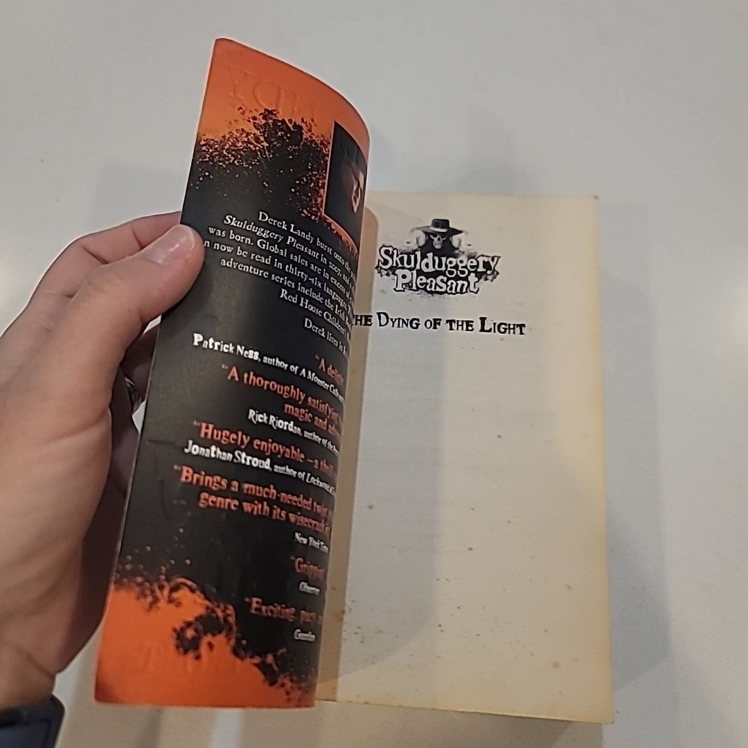 Skulduggery Pleasant 9. The Dying Of The Light by Derek Landy