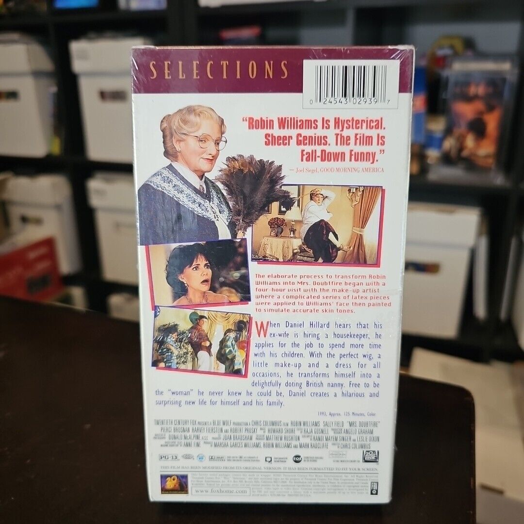 MRS. DOUBTFIRE (VHS, 2002, Selections) Robin Williams Sally Field Come ...