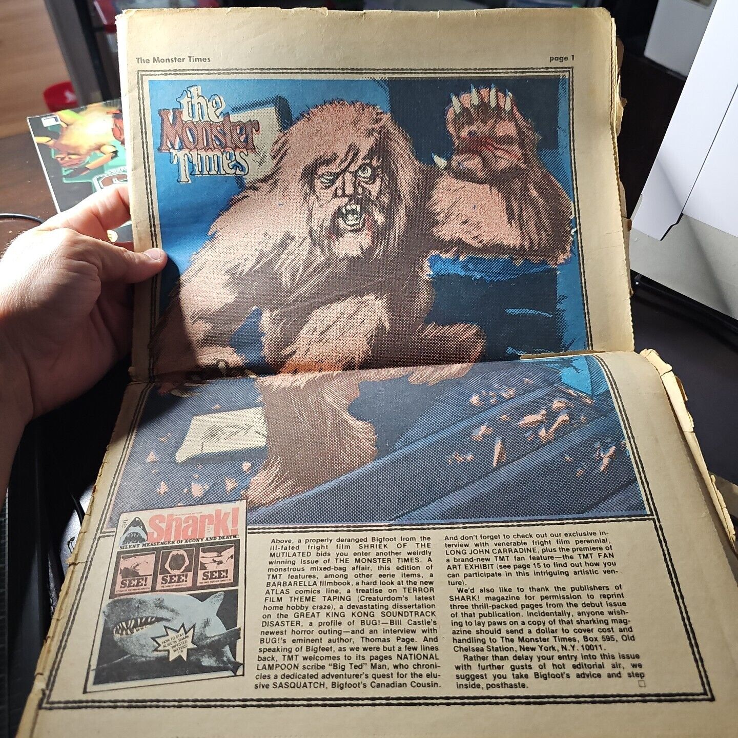 THE MONSTER TIMES #45 (1976) Horror SF Fantasy newspaper (poster intact) GOOD