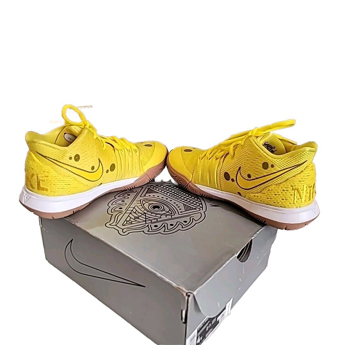 Size 4Y - Nike SpongeBob SquarePants x Kyrie 5 SpongeBob