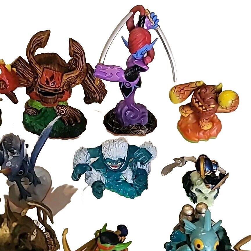 Skylanders Lot of 31 Figures