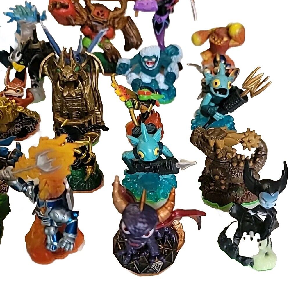 Skylanders Lot of 31 Figures