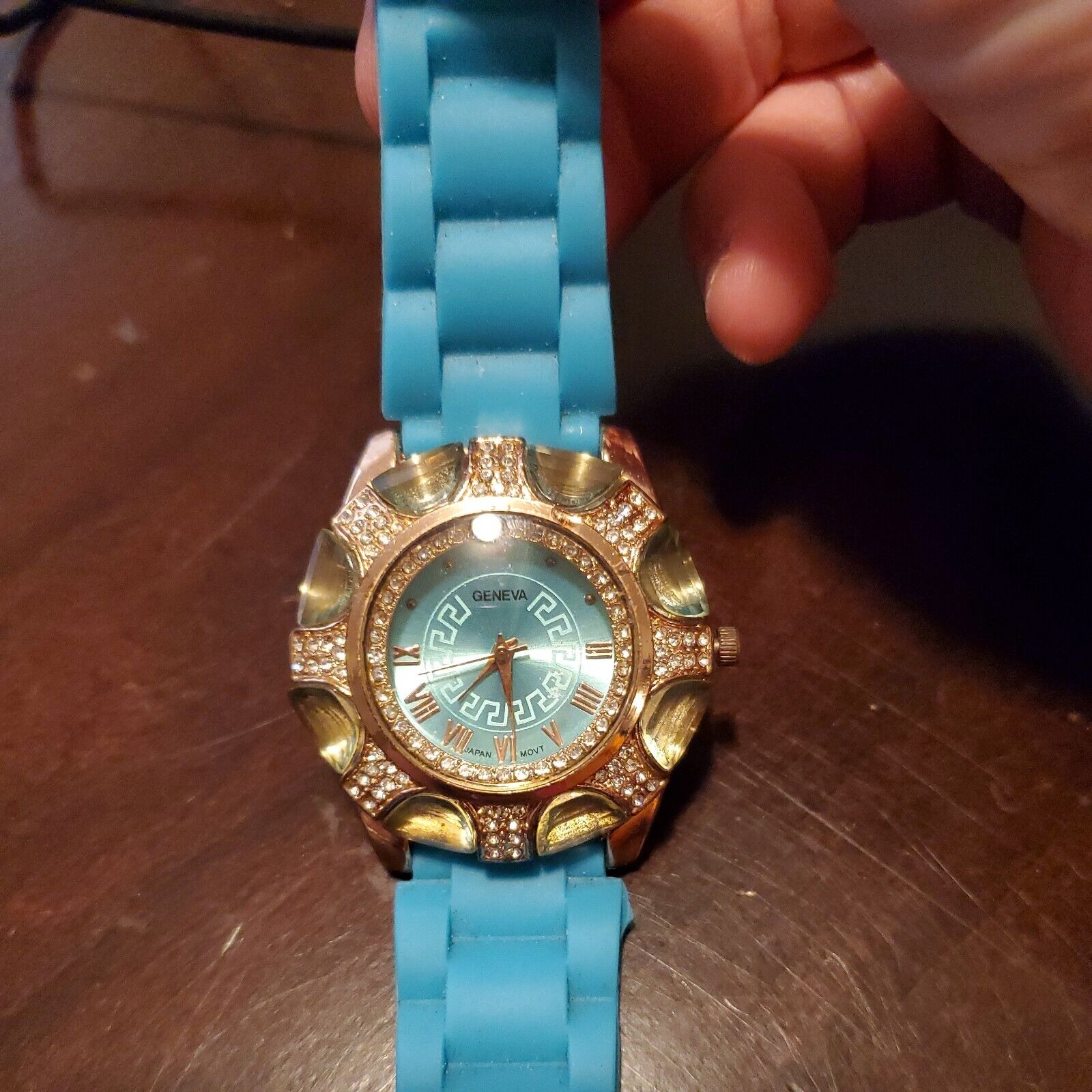 Geneva Turquoise faced wristwatch with silicone band H1