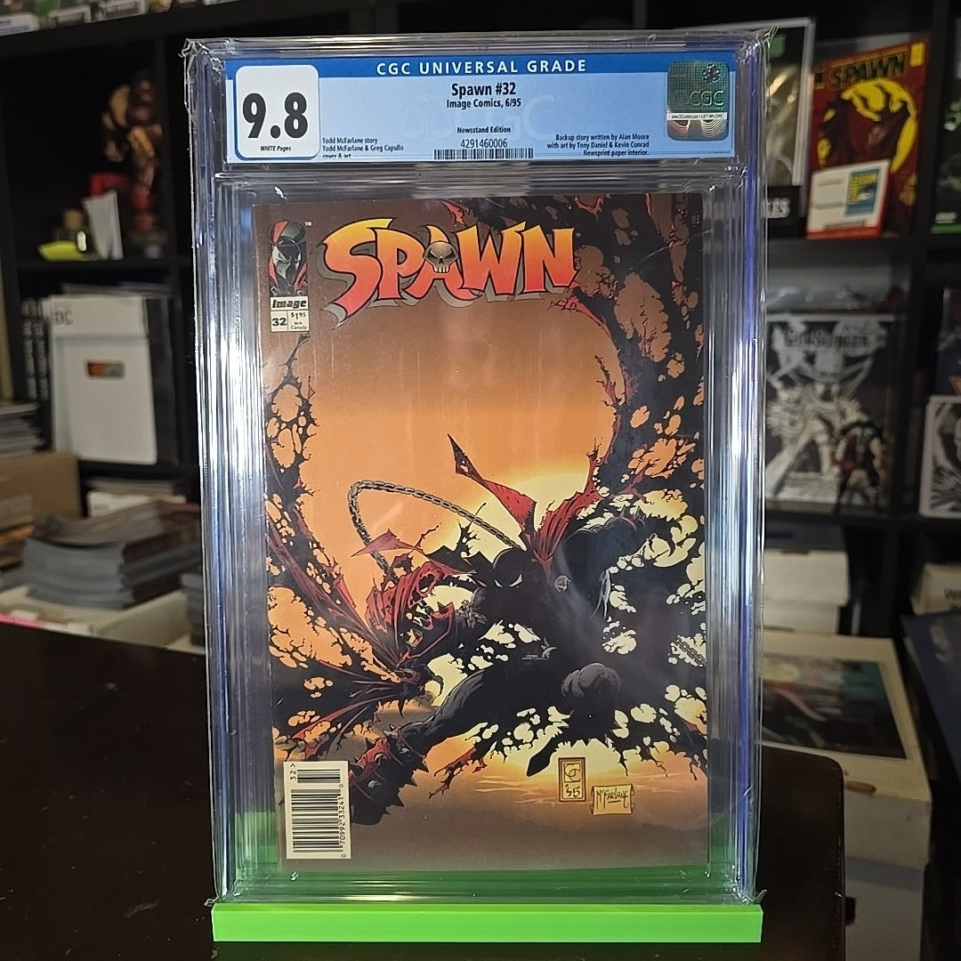 Spawn # 31 CGC 9.8 Newsstand 1st Redeemer & New Costume Todd McFarlane