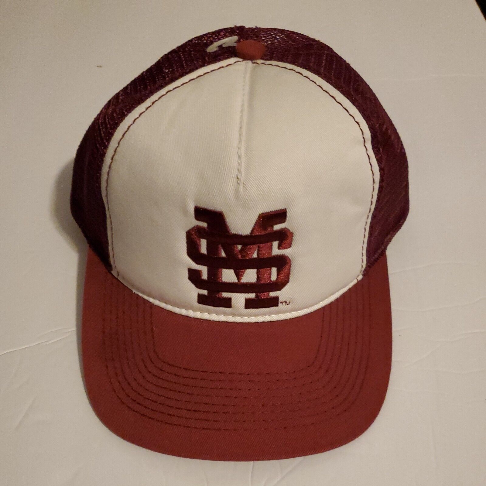 NCAA Mississippi State Bulldogs Adjustable Medium/Large Flat Bill Hat Cap