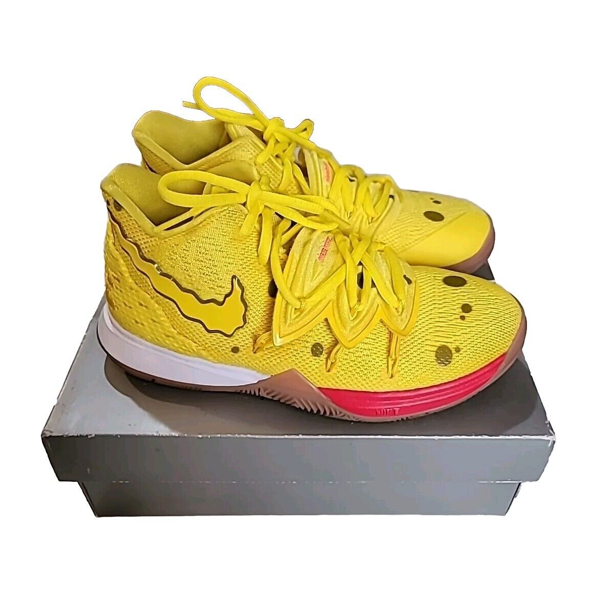 Size 4Y - Nike SpongeBob SquarePants x Kyrie 5 SpongeBob