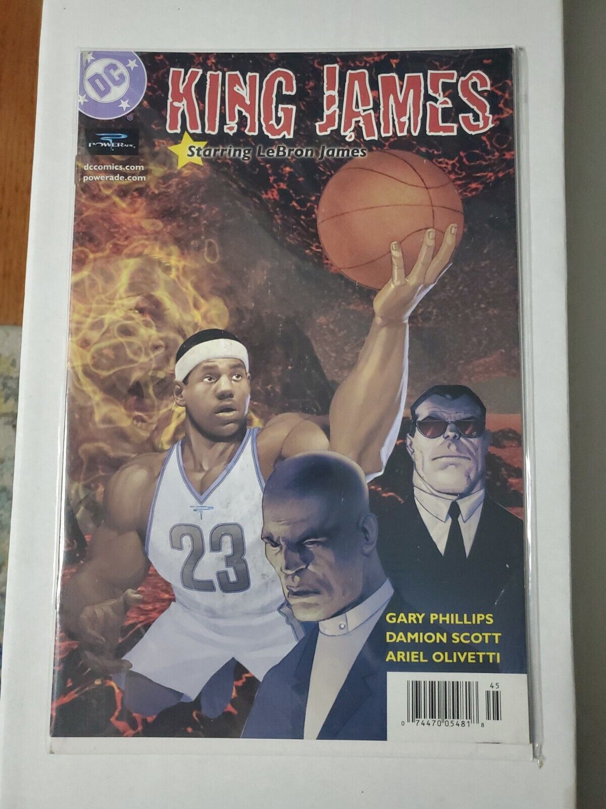 NBA KING JAMES 2004 POWERADE DC Comic STARRING LEBRON JAMES