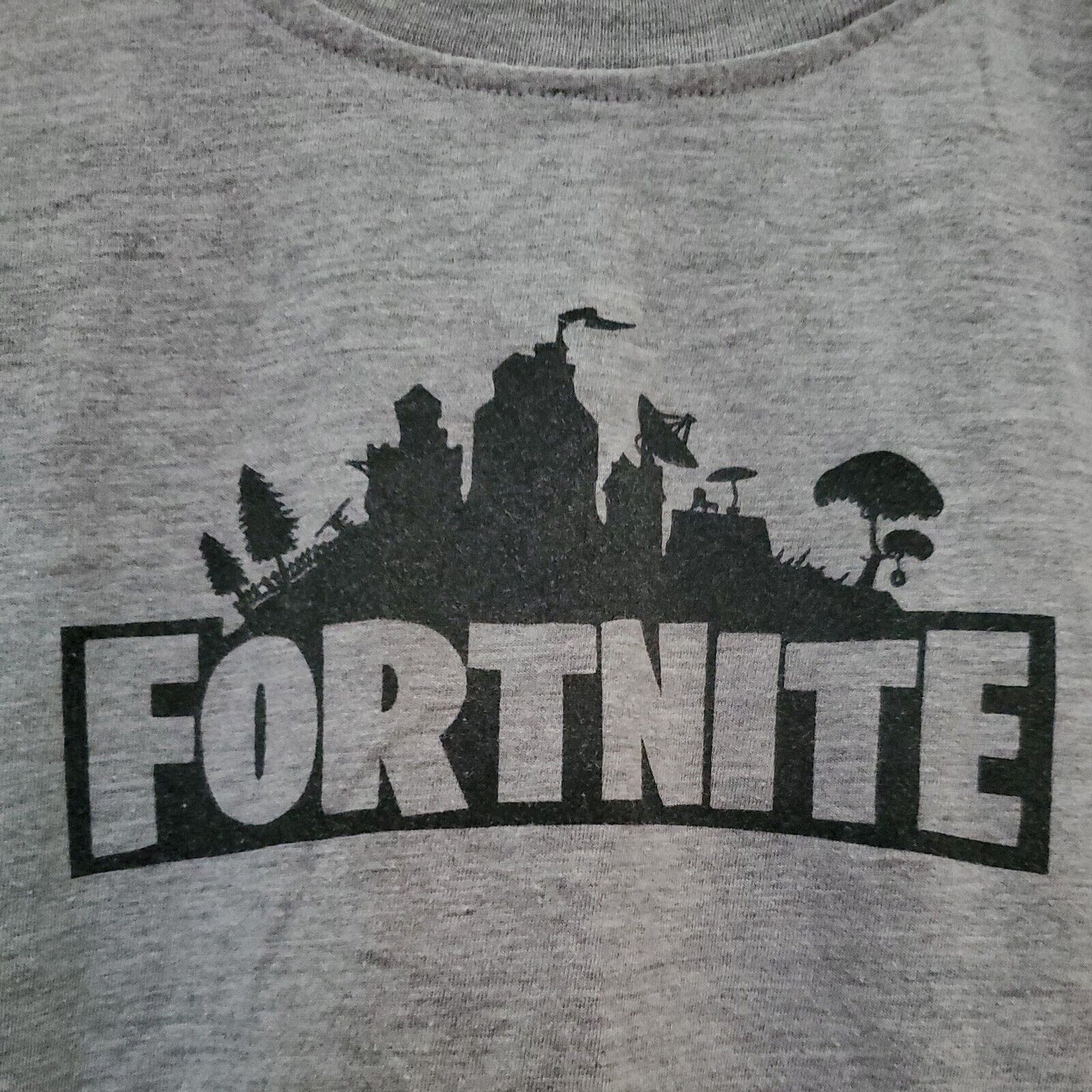 Fortnite T-Shirt City Secen Gray Short Sleeve Crew Neck Kids XXL SB10