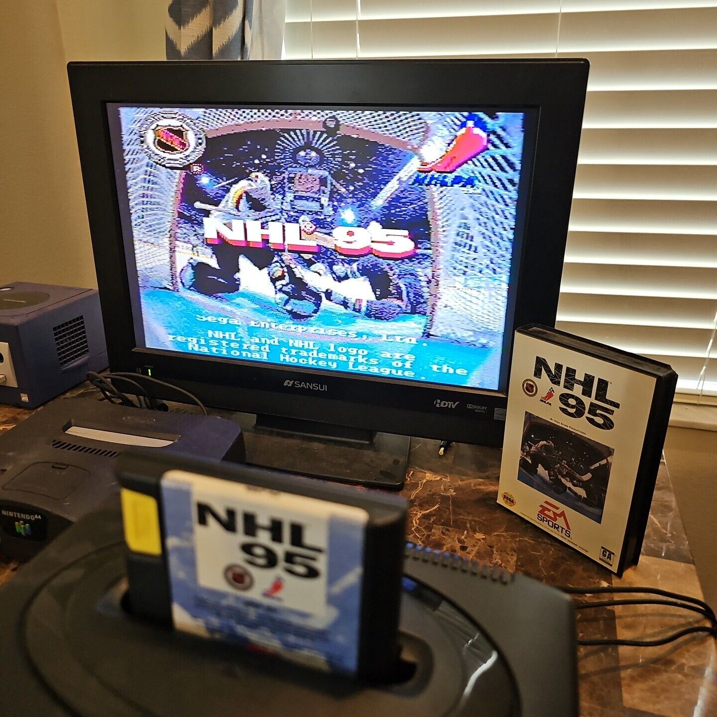 Sega Genesis NHL 95 Hockey Tested Case And Game