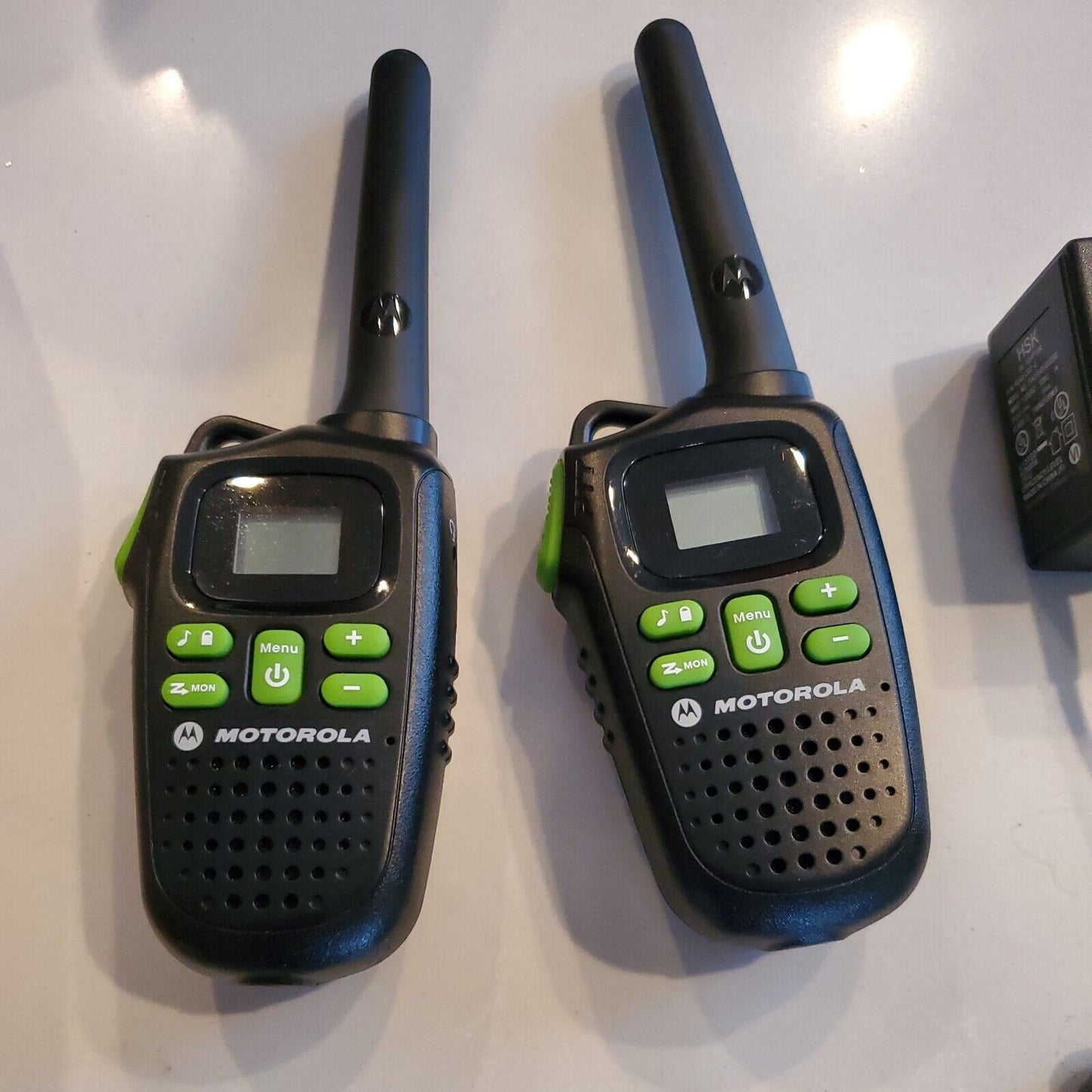 Motorola MD200TPR FRS Two Way 20 Mile Radio 5 Pack **** See Description