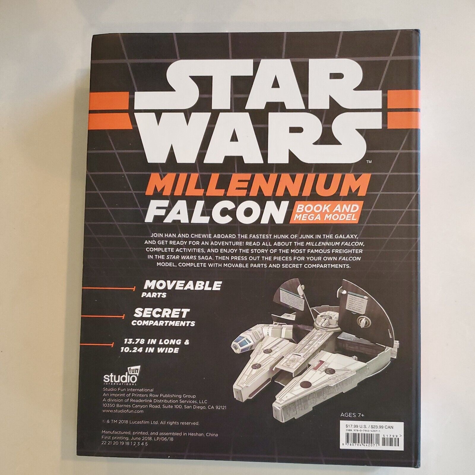 Star Wars: Millennium Falcon Book and Mega Model by Star Wars (English) SB8