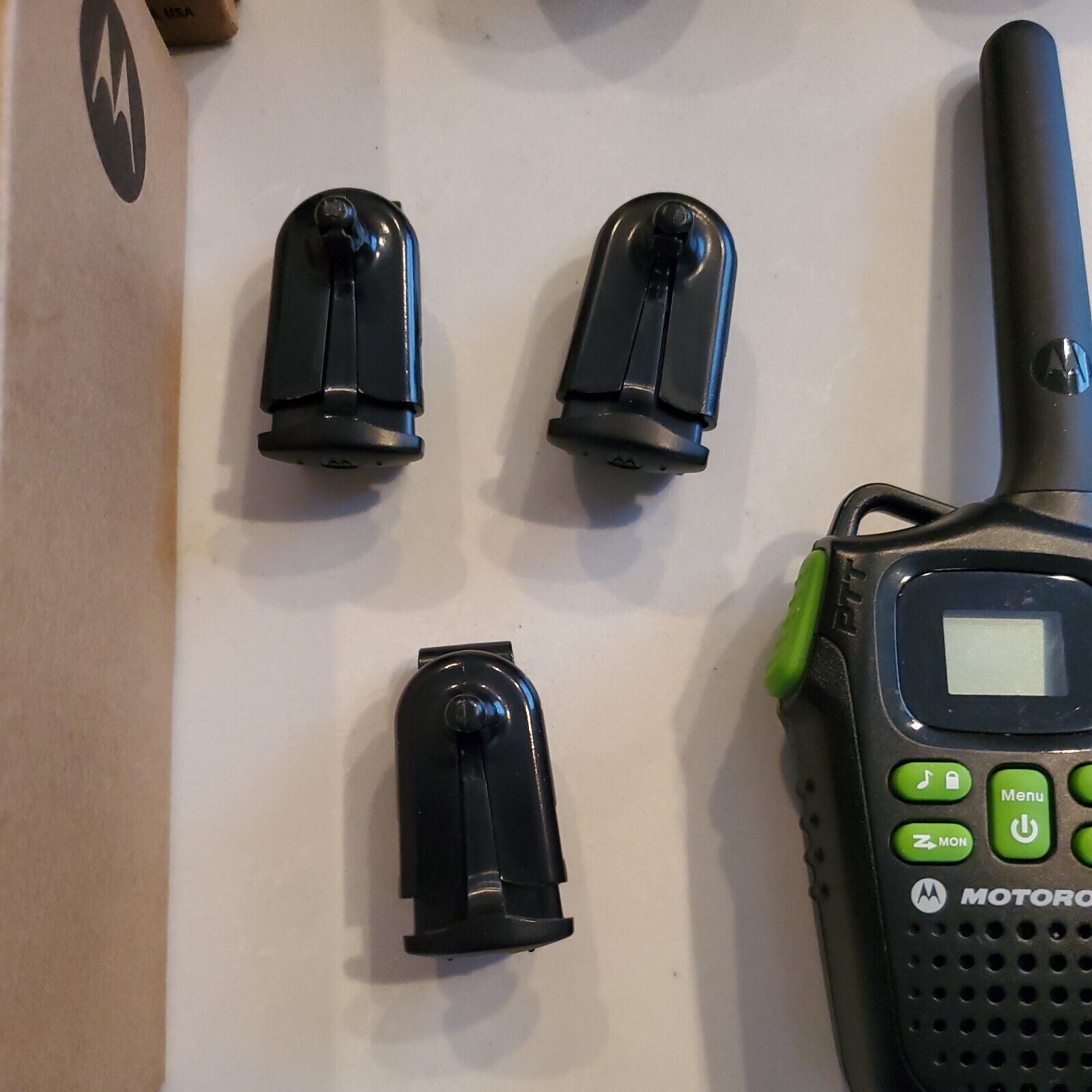 Motorola MD200TPR FRS Two Way 20 Mile Radio 5 Pack **** See Description