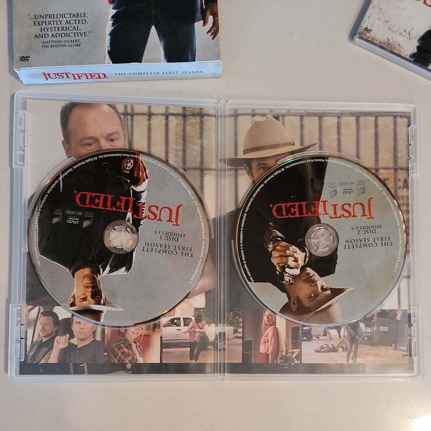 Justified: The Complete First Season (DVD, 2011, 3-Disc Set)