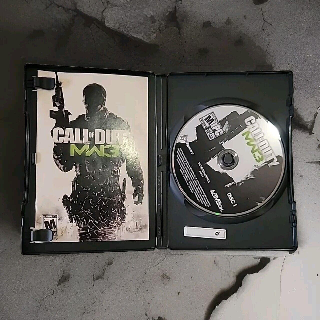 Call of Duty: Modern Warfare 3 (PC, 2011) Computer Game Box And 2 Discs