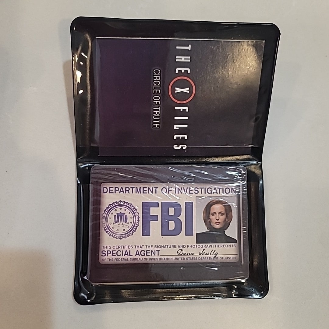 Loot Crate Exclusive - X-Files Circle of Truth Card Game New